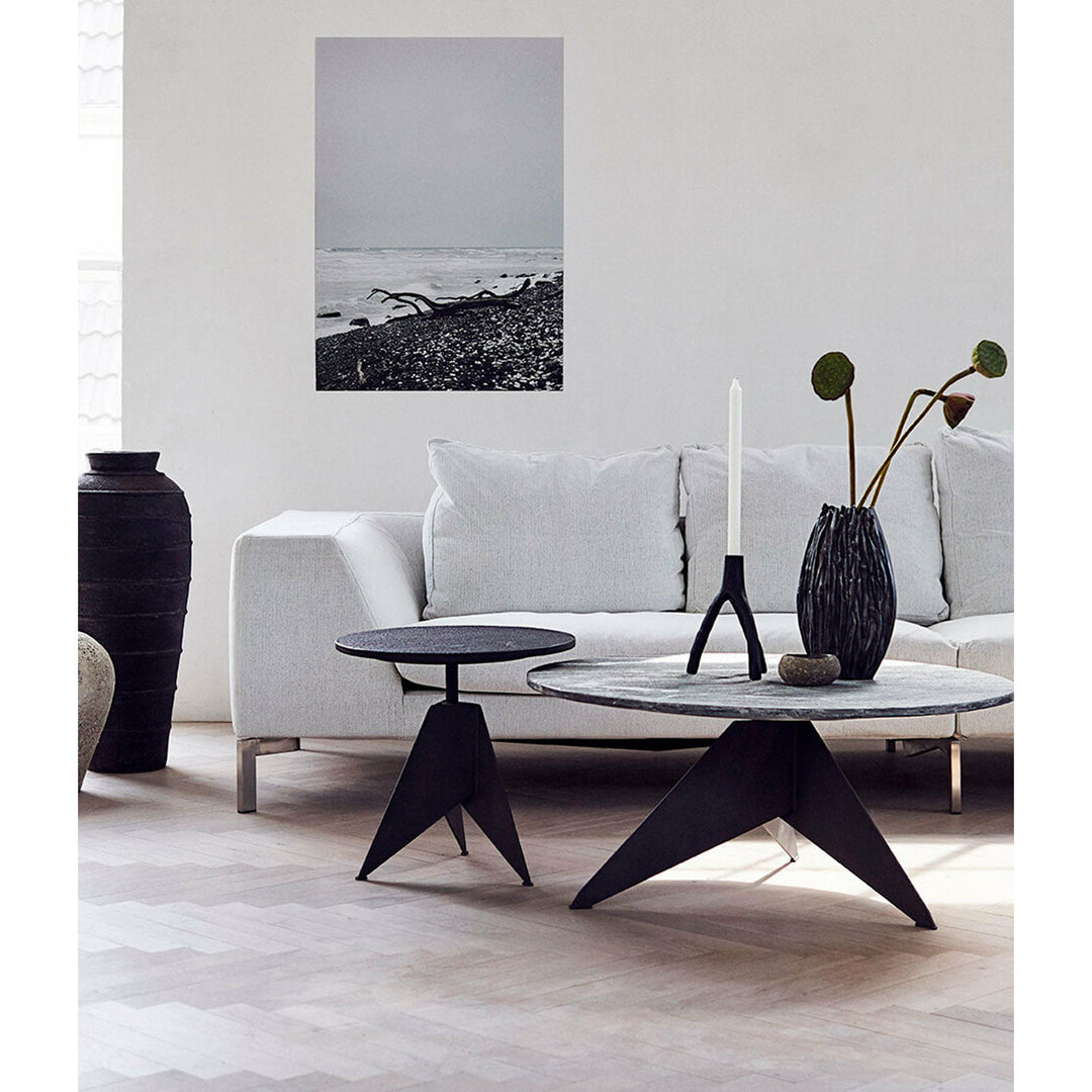 Muubs Sidebord Sway - Sort - Jern/Kadappa sten - H: 50 Ø: 45 cm - DesignGaragen.dk.