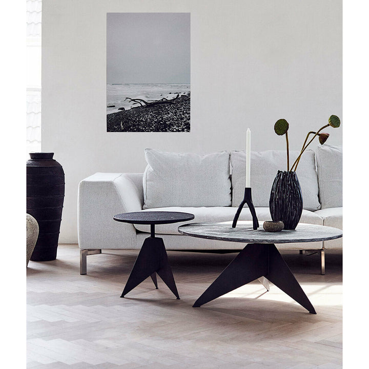Muubs Sidebord Sway - Sort - Jern/Kadappa sten - H: 50 Ø: 45 cm - DesignGaragen.dk.