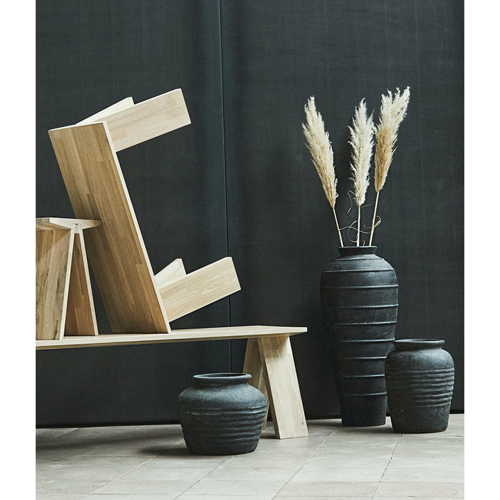 Muubs Krukke Melancholia 30 - Metal sort - Terracotta - H: 30 Ø: 35 cm - DesignGaragen.dk.