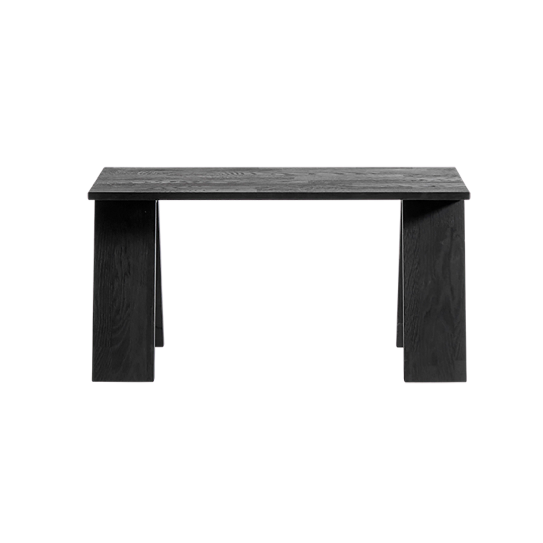 Muubs Bænk Angle, Eg Sort bejdset/olie - B: 90 H: 46 D: 35 cm - DesignGaragen.dk.