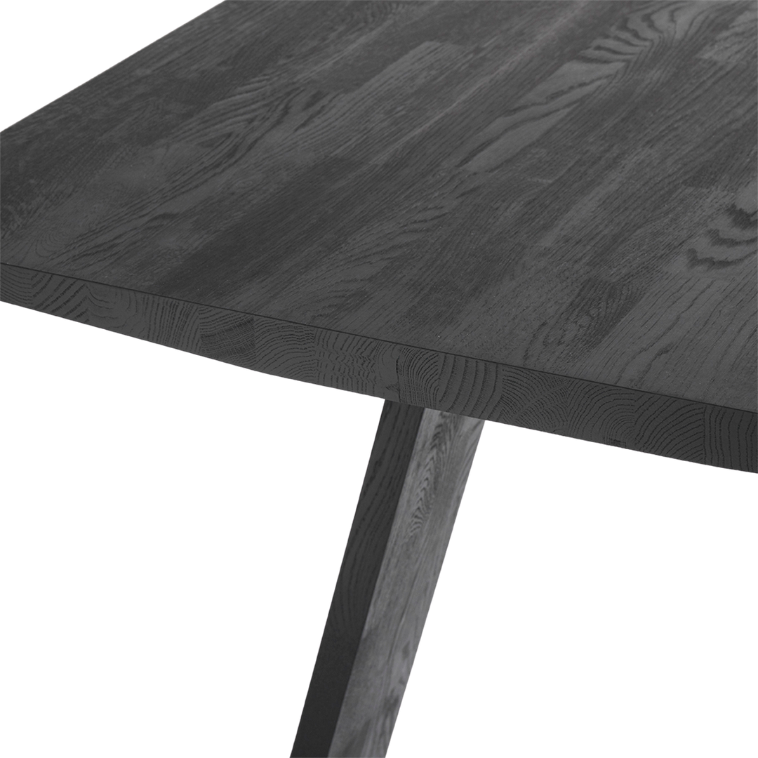 Muubs Spisebord Angle, Eg Sort bejdset/olie - L: 160 B: 90 H: 74 cm - DesignGaragen.dk.