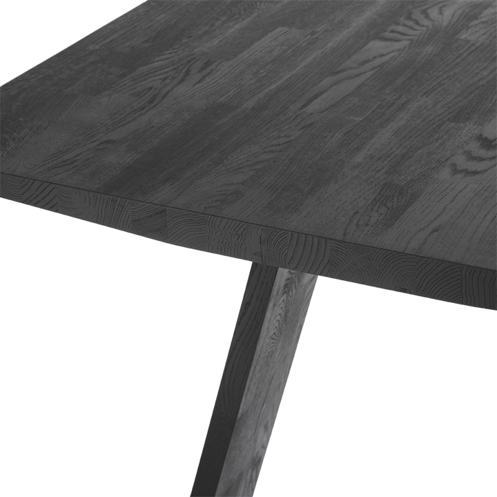Muubs Spisebord Angle, Eg Sort bejdset/olie - L: 160 B: 90 H: 74 cm - DesignGaragen.dk.