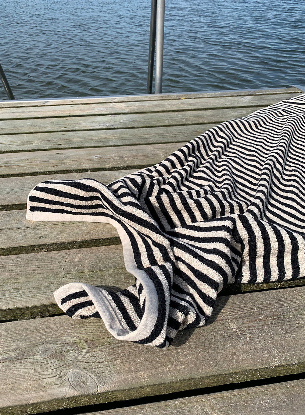 OYOY LIVING Raita Håndklæde - 50x100 cm - Clay / Black