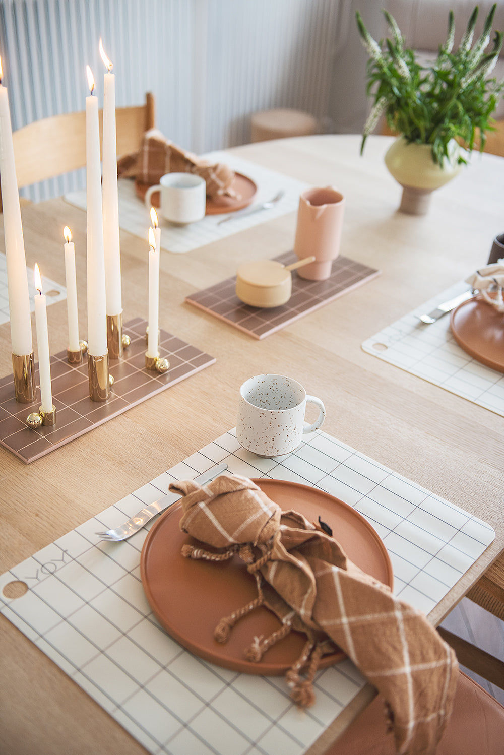 OYOY LIVING Palloa Lysestage - Høj - Messing