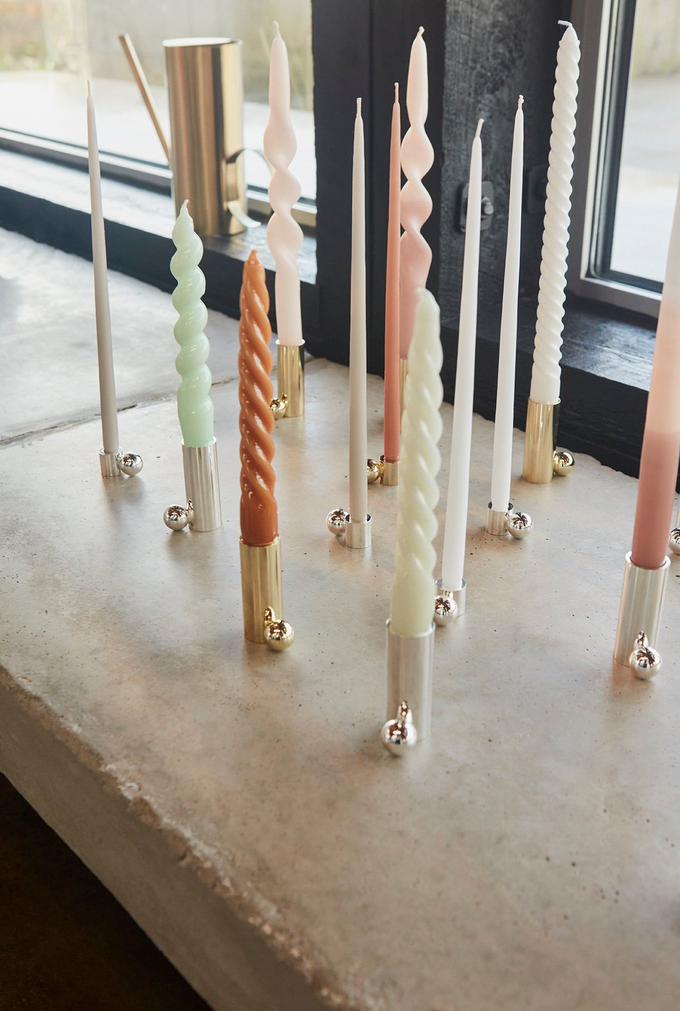 OYOY LIVING Palloa Lysestage - Høj - Messing