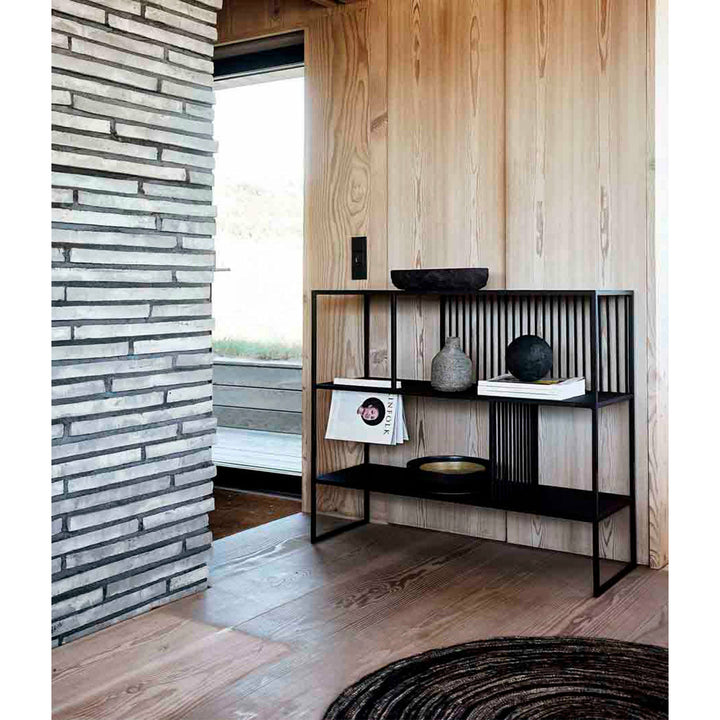 Muubs Reol Denver Low - Sort - Jern - W: 105 H: 90 D: 35 cm - DesignGaragen.dk.