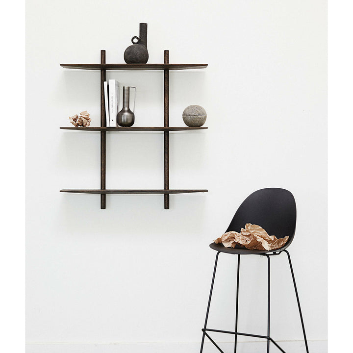 Muubs Hylde Noir Dark stained oil - Mørkbejdset/olie - Eg (EU) - W: 90 H: 100 D: 20 cm - DesignGaragen.dk.