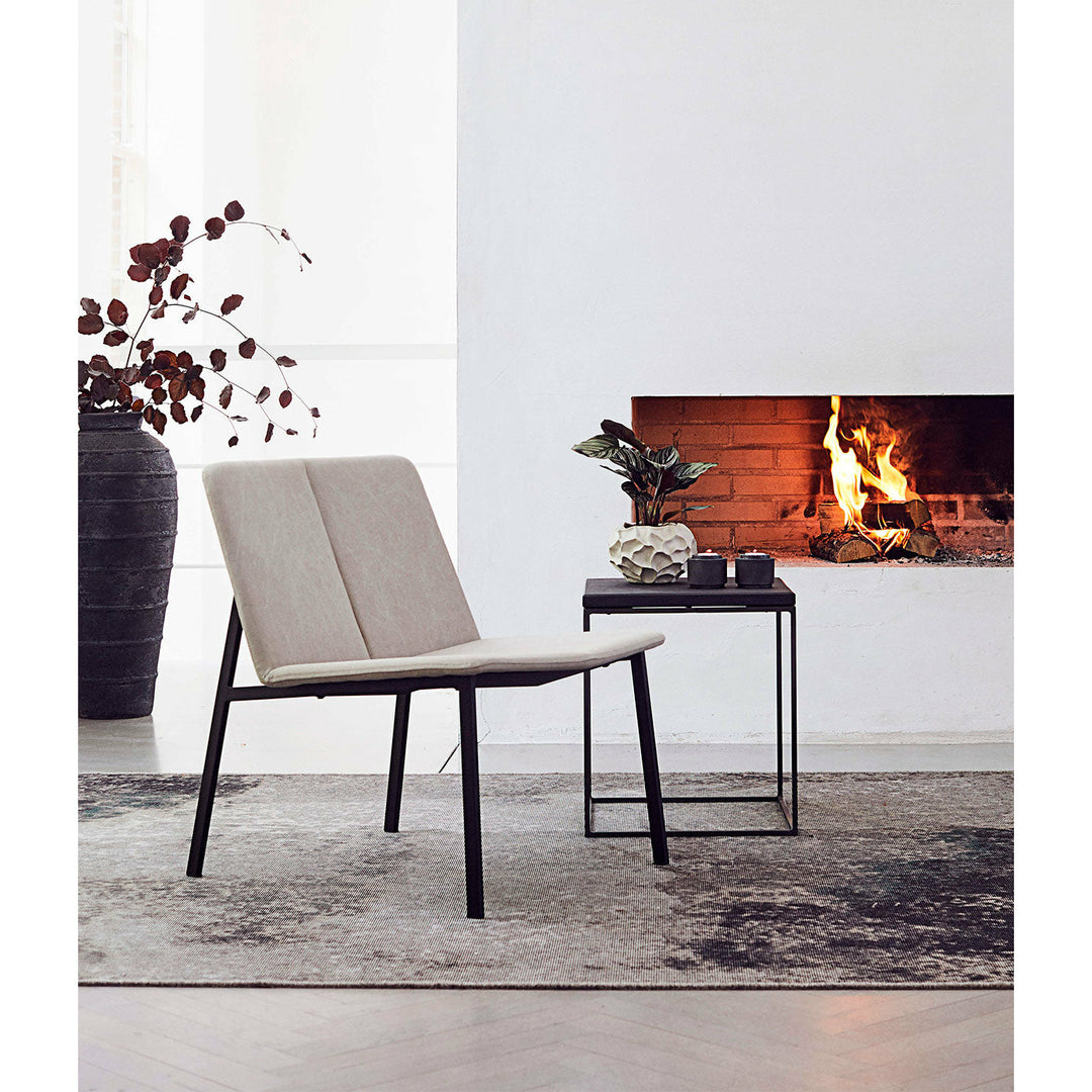 Muubs Loungestol Chamfer - Desert/Sort - Kanvas stof/Powder coated met. W70 H73 D61cm - DesignGaragen.dk.