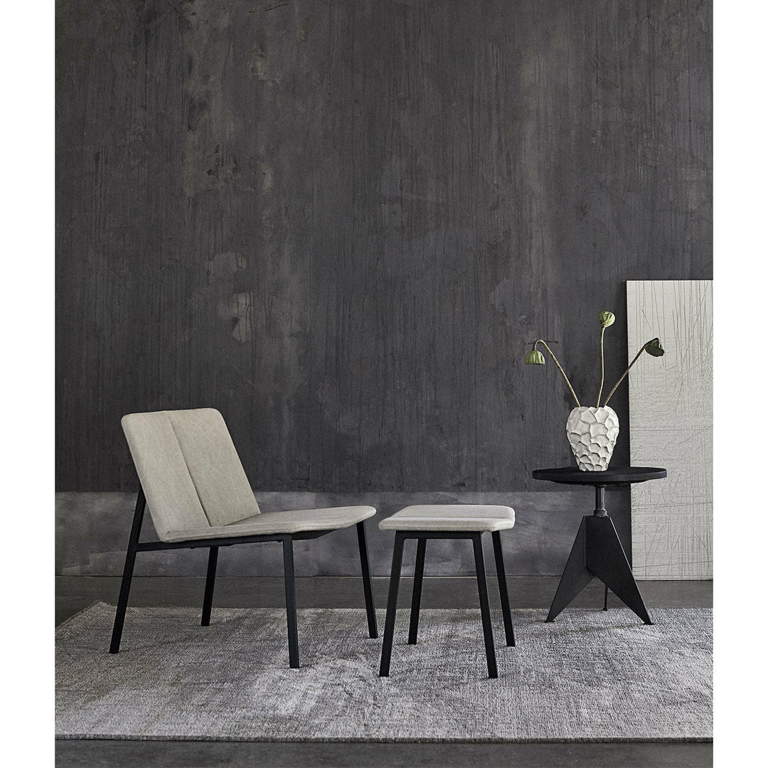 Muubs Loungestol Chamfer - Desert/Sort - Kanvas stof/Powder coated met. W70 H73 D61cm - DesignGaragen.dk.