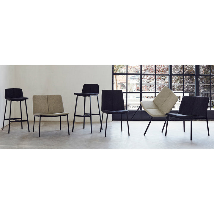 Muubs Barstol Chamfer Anthracite 75 - Antracit/Sort - Kanvas stof/Powder coated met. W50 H94 D43cm - DesignGaragen.dk.