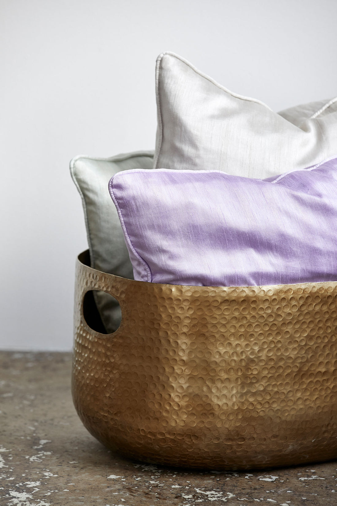 LAIKA kurv i aluminium - large - ø60 cm - guld finish