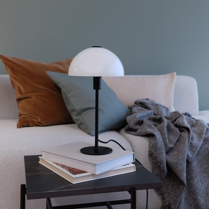 Dyberg Larsen Jazz bordlampe - Ø21xH38,5 cm. - DesignGaragen.dk.
