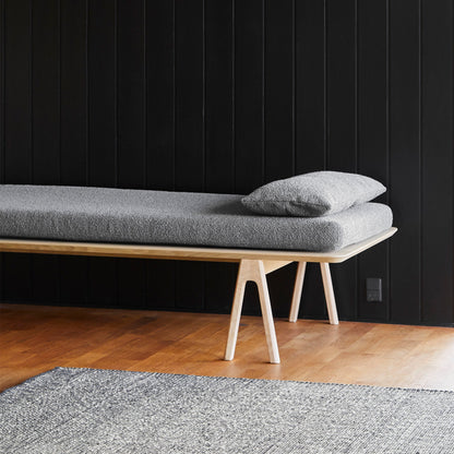 WOUD -  Level daybed - Grey bouclé/oak 190x76,50x41 cm