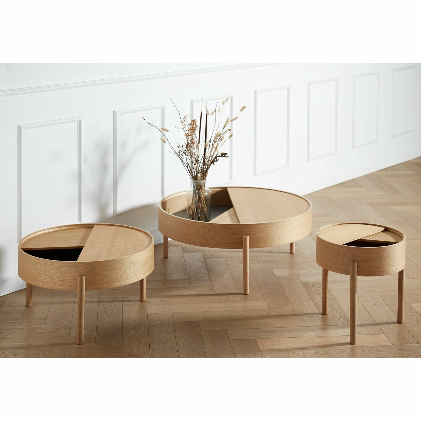 WOUD -  Arc side table (42 cm) - Oiled oak