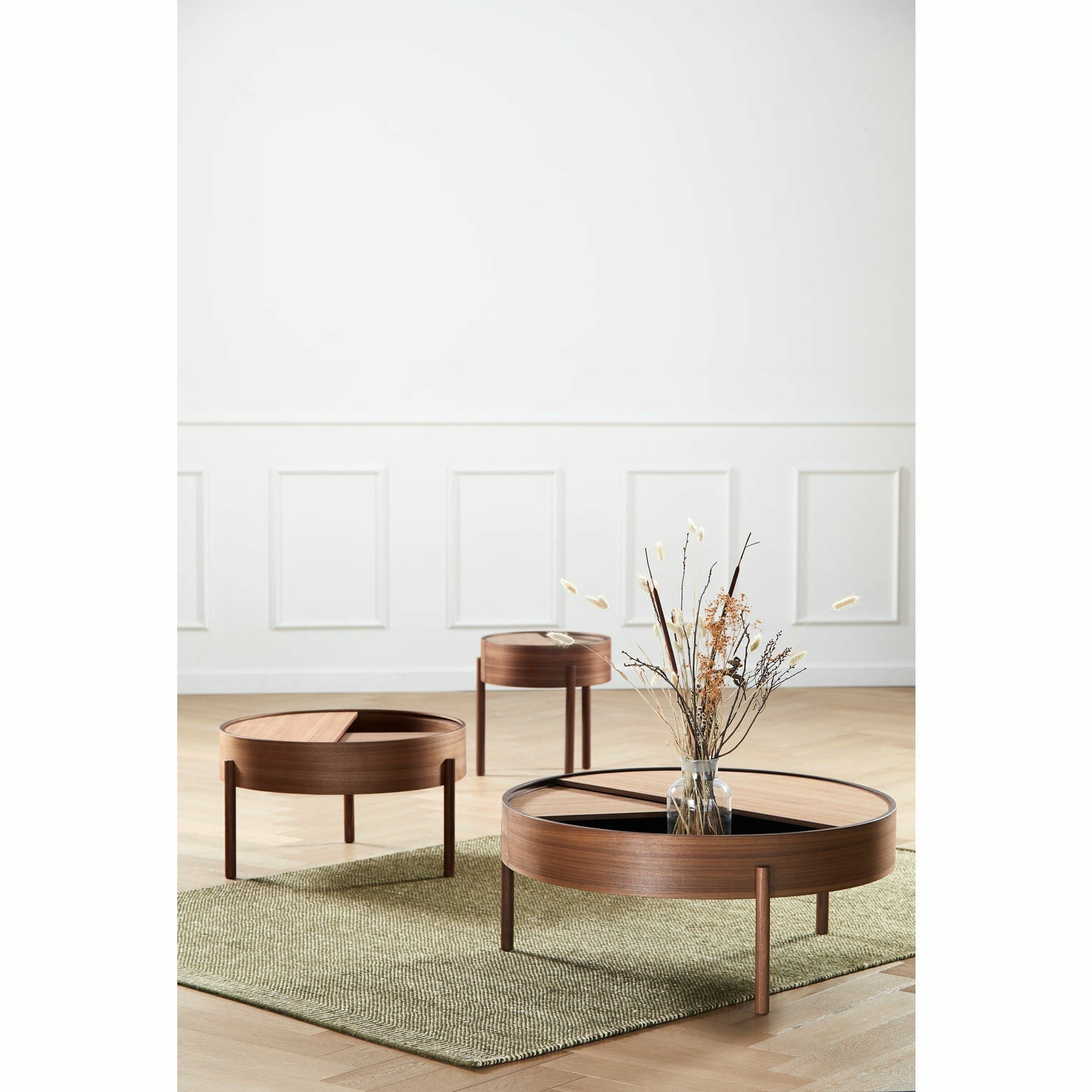 WOUD - Arc side table (42 cm) - Walnut - WOUD - DesignGaragen.dk