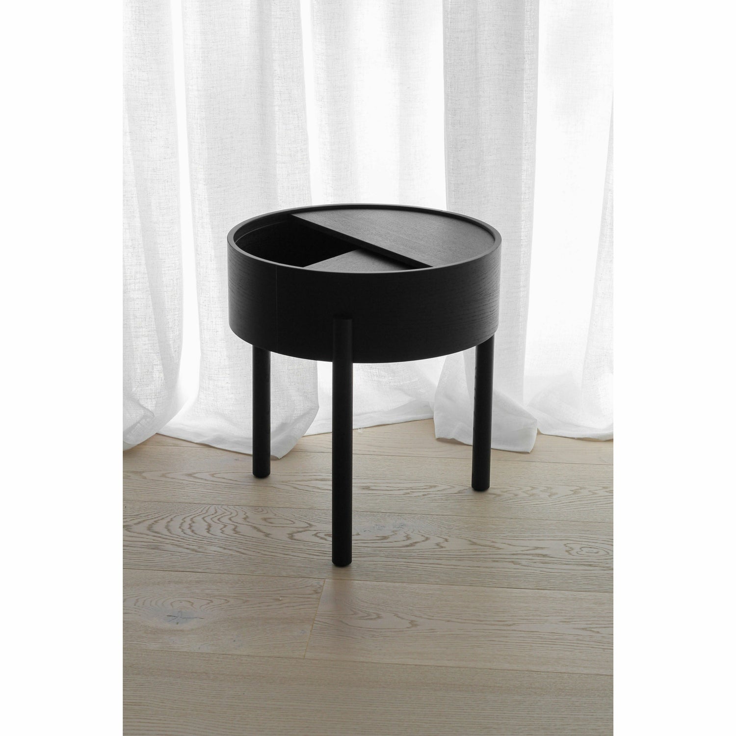 WOUD -  Arc side table (42 cm) - Black
