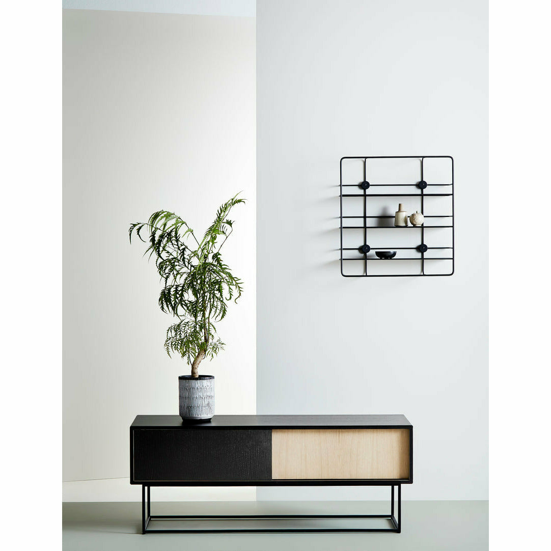WOUD - Virka sideboard (Low) - Oak/black - WOUD - DesignGaragen.dk