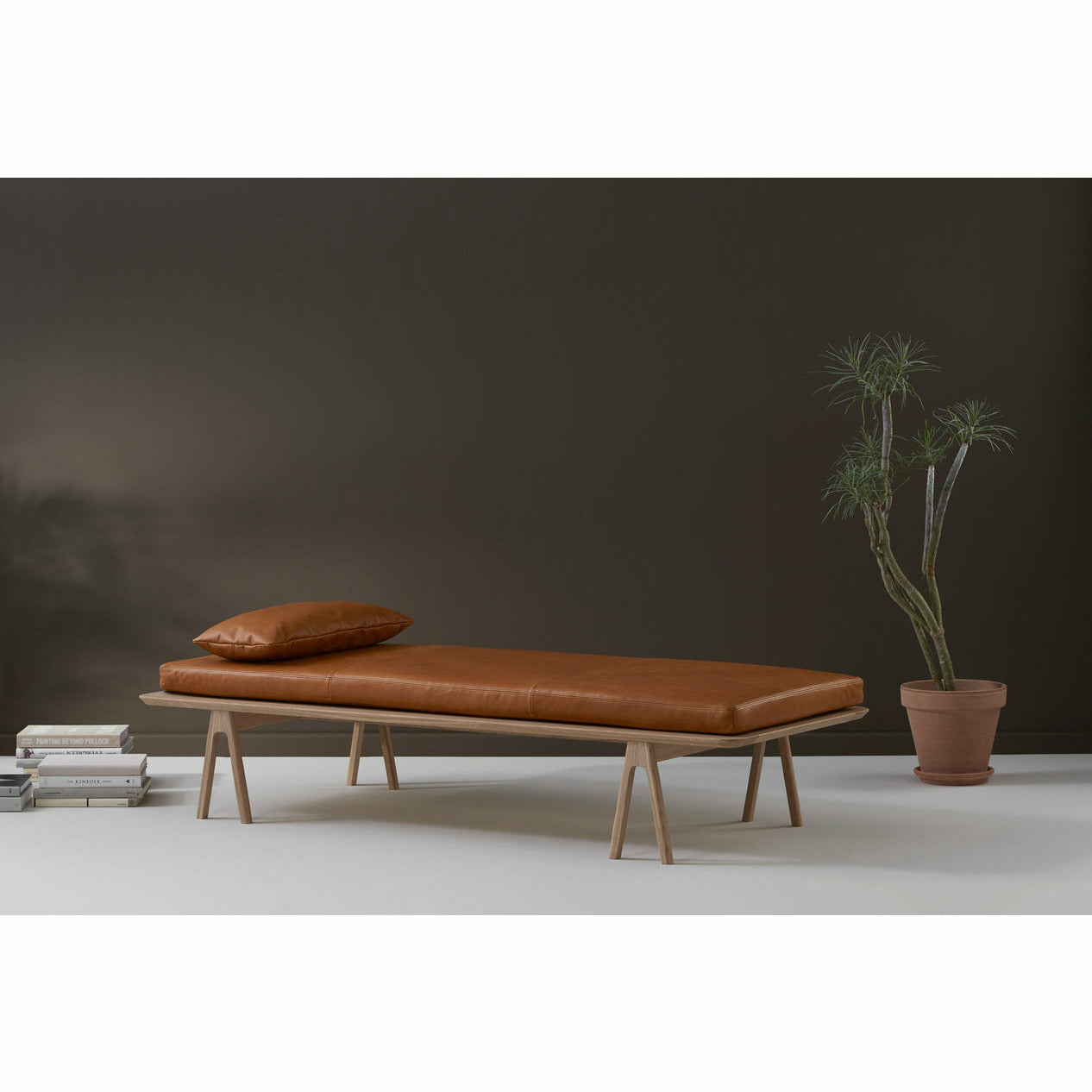 WOUD -  Level daybed - Nougat/black 190x76,50x41 cm