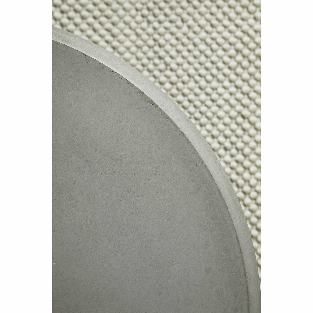 WOUD - Soround coffee table - Concrete (Ø60xH44,50) - WOUD - DesignGaragen.dk