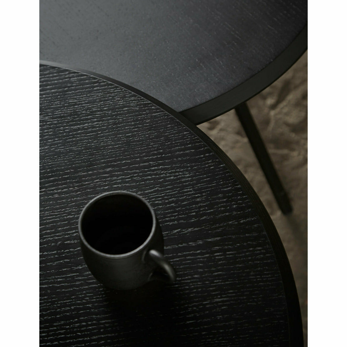 WOUD -  Soround coffee table - Black ash (Ø60xH40,50)