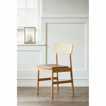 WOUD -  Pause dining chair 2.0 - Oiled oak w/leather