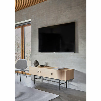 WOUD - Array low sideboard (150 cm) - White pigmented oak - WOUD - DesignGaragen.dk