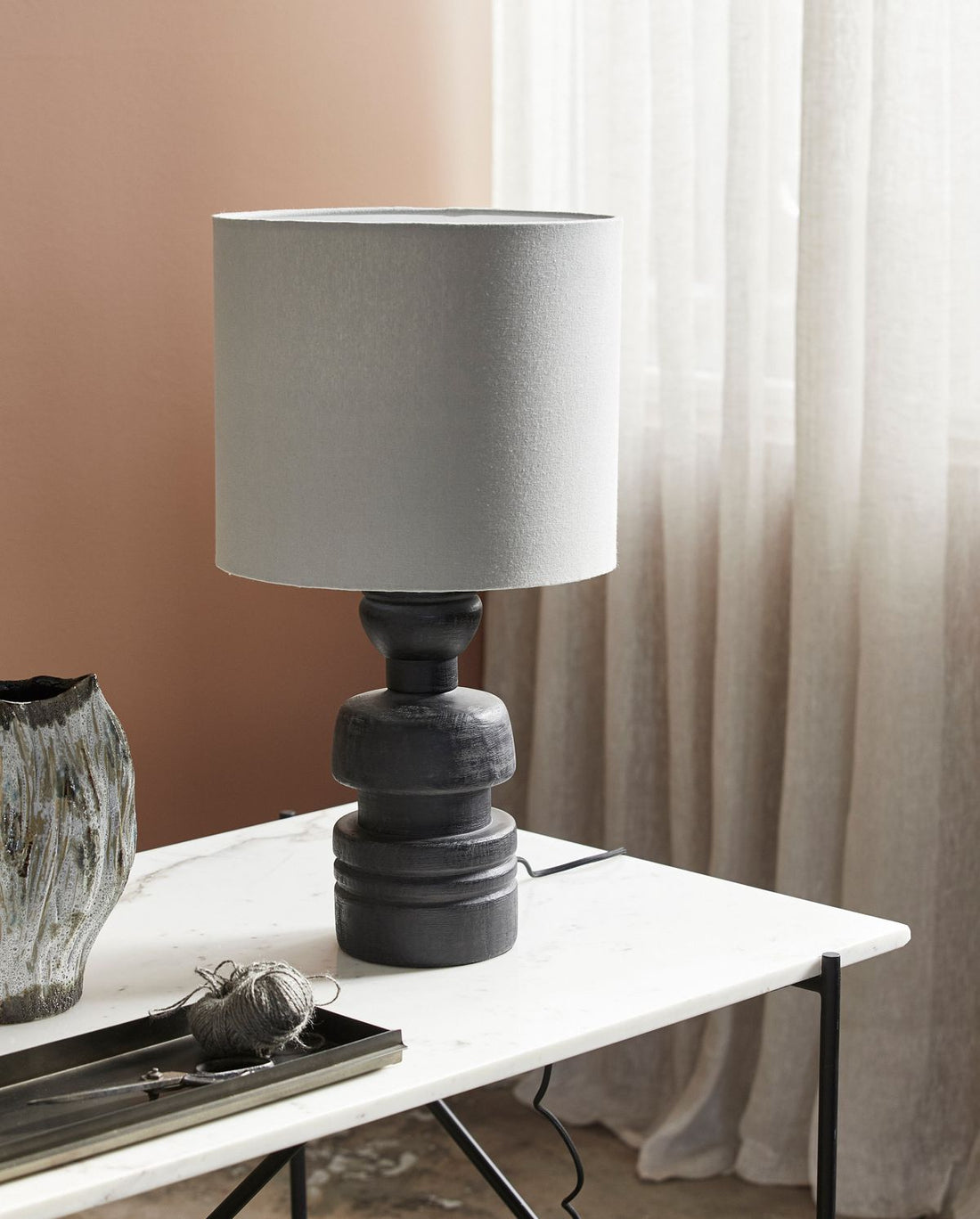 Nordal A/S LOKE table lamp - black w/ grey shade