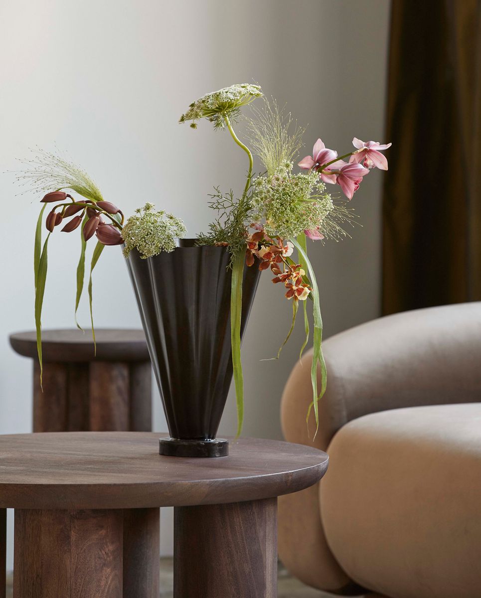 COLL vase i jern, antik finish - h36 cm - brun