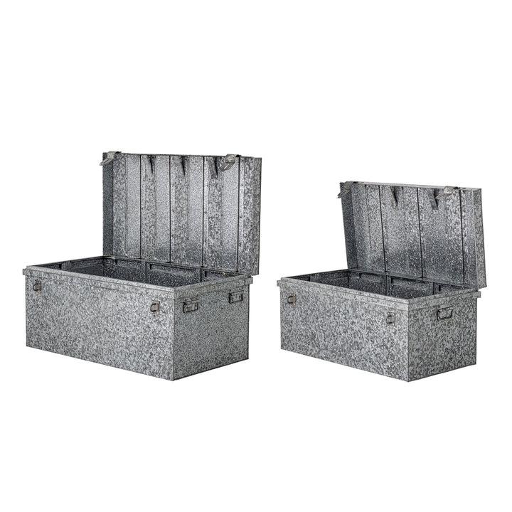 BLOOMINGVILLE Dian Opbevaringsæske m/Låg, Grå, Galvaniseret Jern - L81,5xH38xW45 / L89xH42xW54 cm, Set of 2 - DesignGaragen.dk.