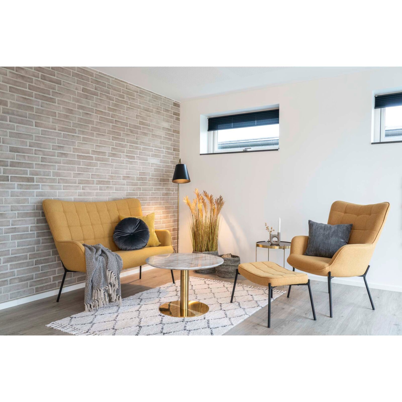 Bolzano Sofabord – Sofabord, marmor look bordplade, hvid, messing look base ø70×45 cm