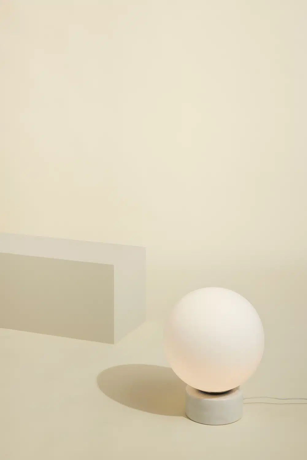 Sphere Gulvlampe Hvid
